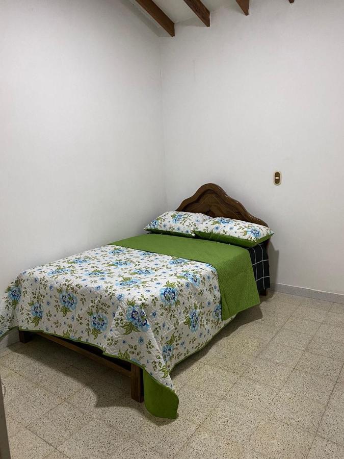 Hostel Kumho Alojamiento Medellín Kültér fotó