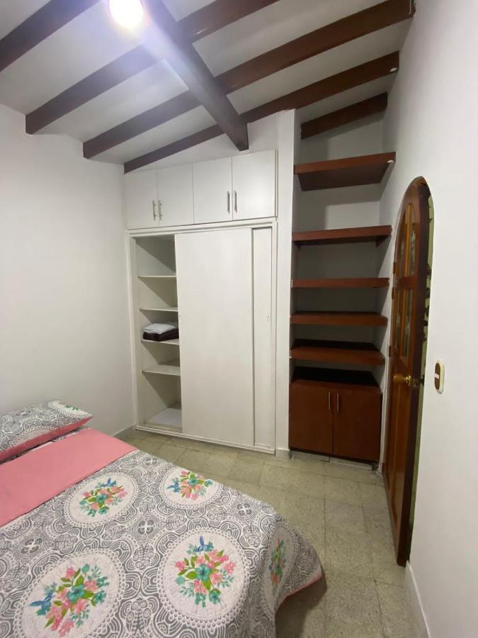 Hostel Kumho Alojamiento Medellín Kültér fotó