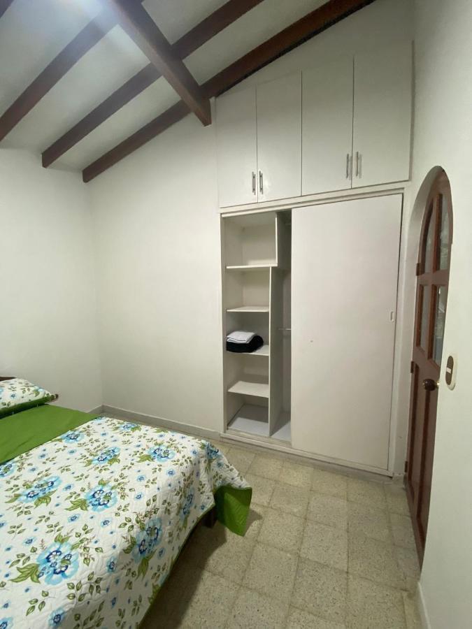 Hostel Kumho Alojamiento Medellín Kültér fotó